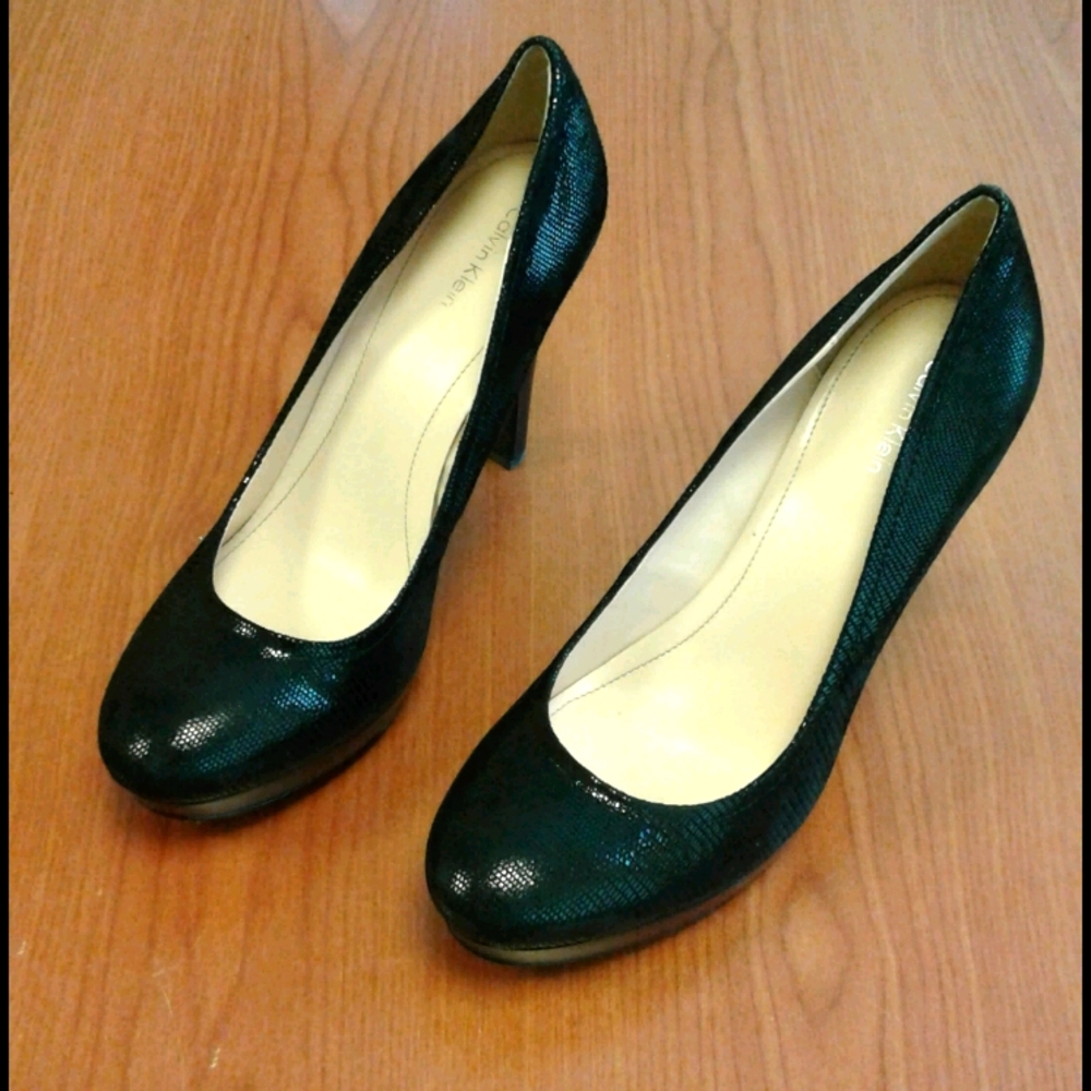 Calvin Klein  Kendall Black shimmer platform pumps